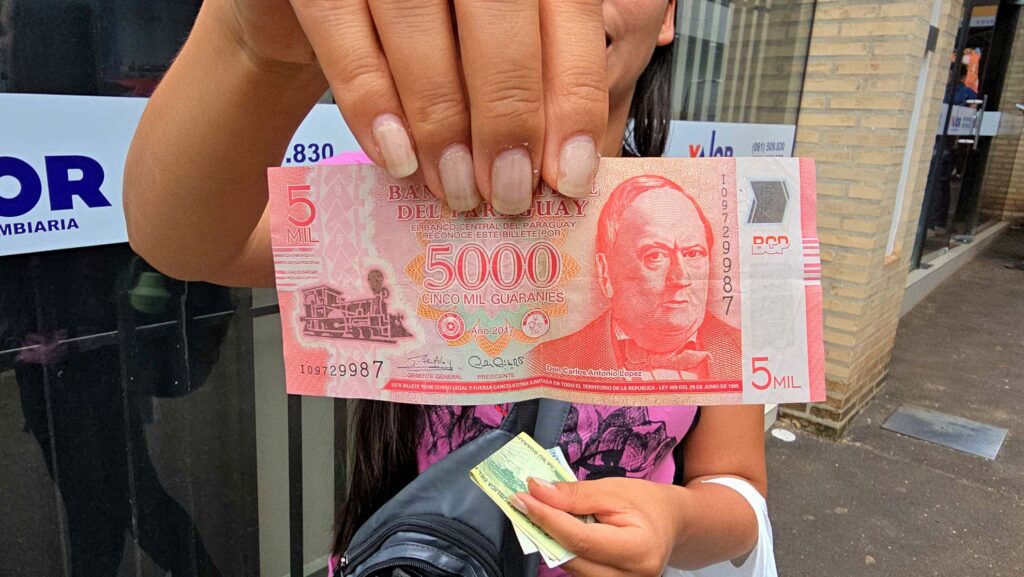 Compras no Paraguai. Moeda Guarani