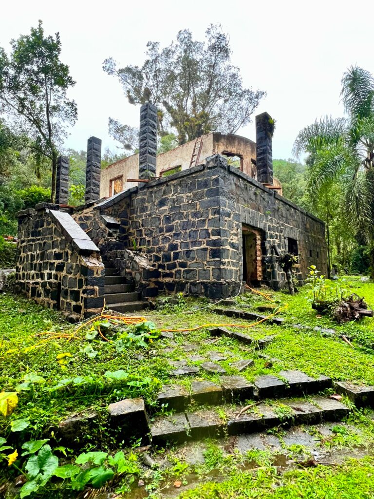 Casa de Pedra na antiga estrada da Graciosa, Quatro Barras/PR