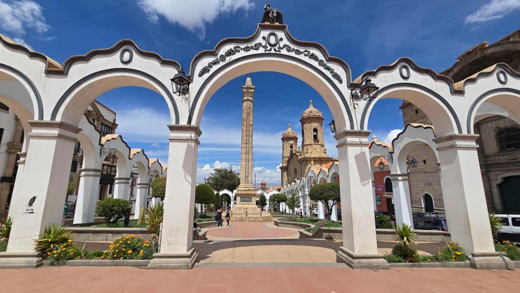 Plaza 10 de Noviembre em Potosí Bolívia  
