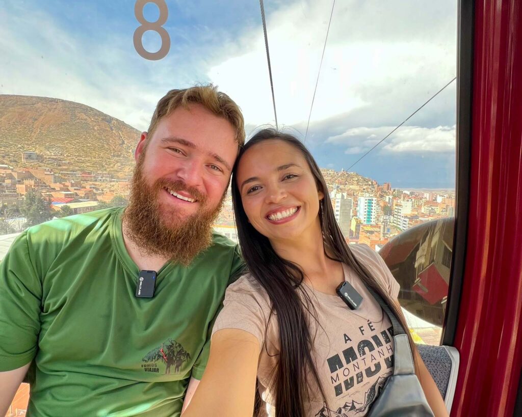 Teleférico que leva ate a virgem de Socavón